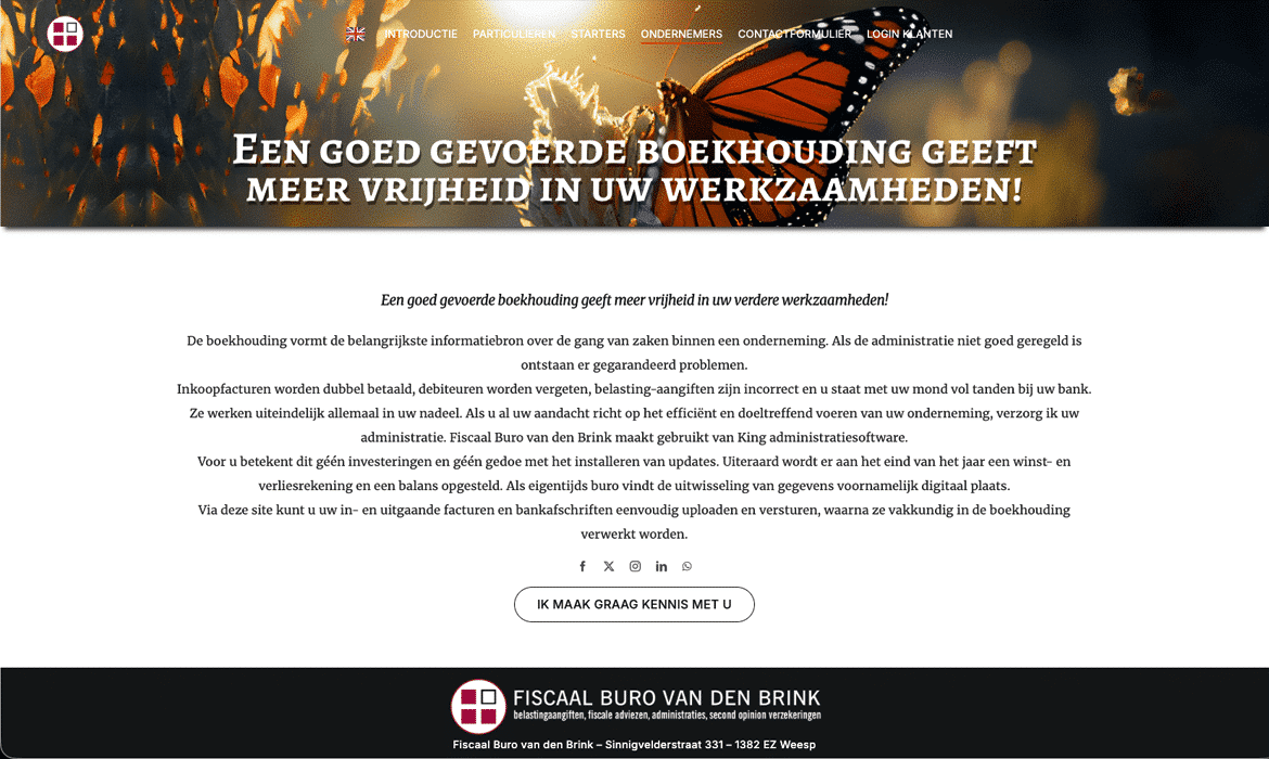 Hero banner with a monarch butterfly on a warm background and Dutch slogan about bookkeeping freedom: 'Een goed gevoerde boekhouding geeft meer vrijheid in uw werkzaamheden.'